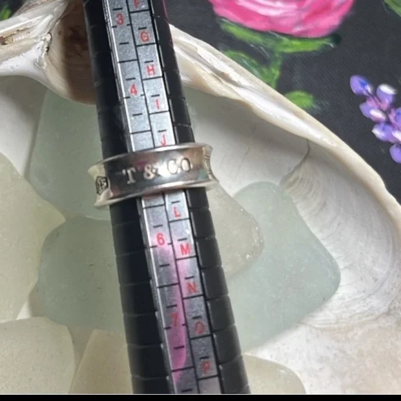 Tiffany & Co. 1837 Concave Ring - Picture 5 of 6